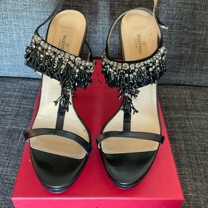 VALENTINO Garavani black jeweled heels Coral and jewel eu40 9.5 ankle strap RARE